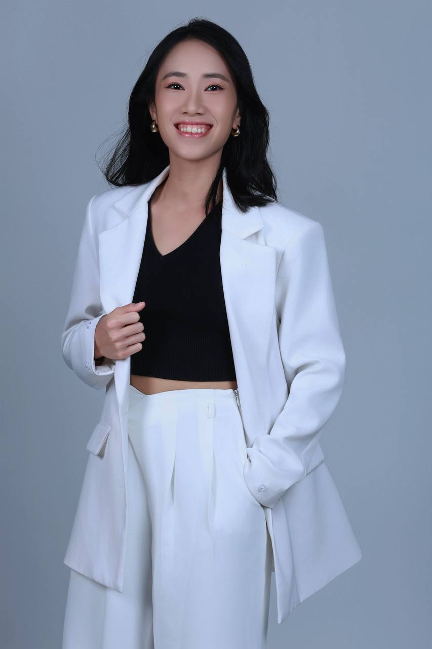 Vicki Tang Beiqi — Senior Financial Consultant, Valued by Vicki